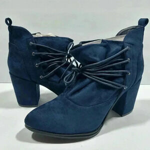 NIB!Love Athena-Navy Faux Suede Relaxed  Lace Up Detail Chunky Heel Boots Size 9
